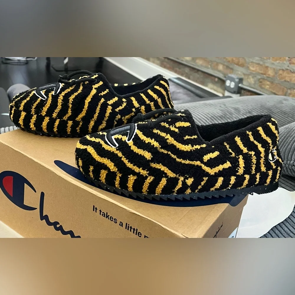 CHAMPION UNIVERSITY WAVES TERRY CLOTH COMFORT SLIPPERS IOB